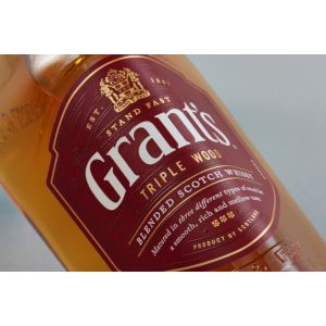 WHISKY GRANTS TRIPLE WOOD CON ESTUCHE 750 CC - Vista 2