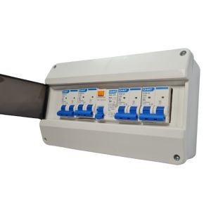 KIT 4 TERMICAS 20AMP + 1 DISYUNTOR 40AMP + TABLERO 12 MODULOS - Vista 1