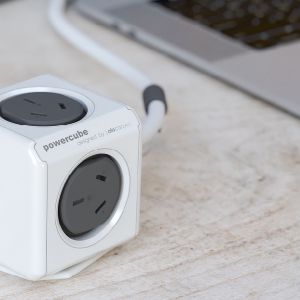 ALARGUE POWER CUBE 5 TOMAS C/ CABLE DE 1,5 MTS STAND BY - Vista 2