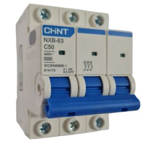 LLAVE TERMICA TRIPOLAR 3X50A 6KA CURVA C CHINT - Vista 1