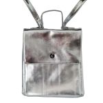 MOCHILA ECO CUERO MODERNA URBANA PAULA LIBERTA PLATA