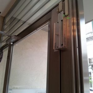 CERRADURA ELECTROMAGNéTICA DE 280KG DE FUERZA USOS MúLTIPLES - Vista 3