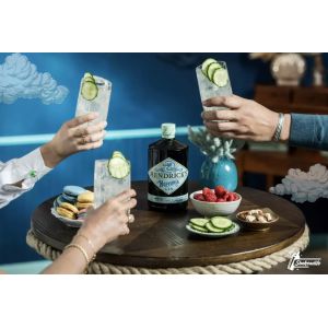 GIN HENDRICKS NEPTUNIA 750 ML - Vista 2