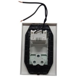 LLAVE TOMA 10A Y USB A/ USB CCARGA RAPIDA JELUZ PLATINUM BLANCO - Vista 3