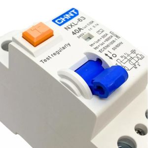 DISYUNTOR BIPOLAR 2X40A 30 MA (CLASE AC) 6KA CHINT - Vista 3