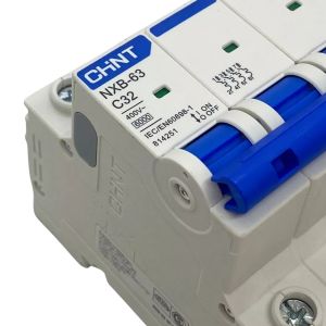 LLAVE TERMICA TETRAPOLAR 4X32A 6KA CURVA C CHINT - Vista 4